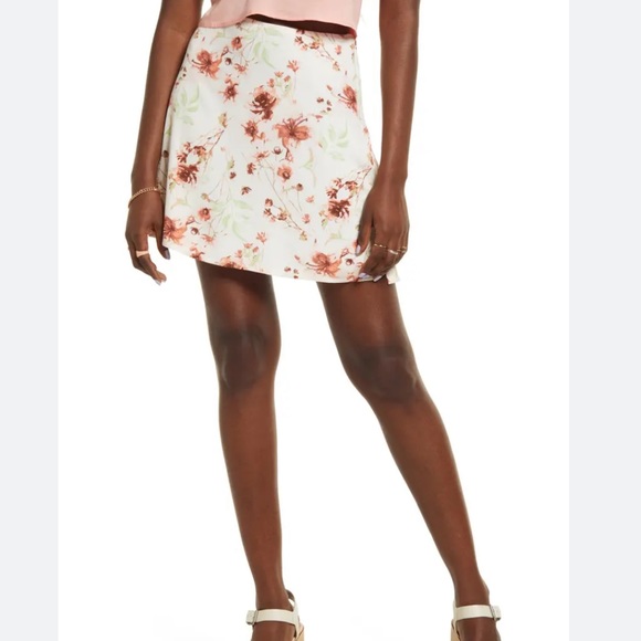 BP Slim A-Line Miniskirt in Ivory- Coral Romantic Floral - Picture 4 of 7